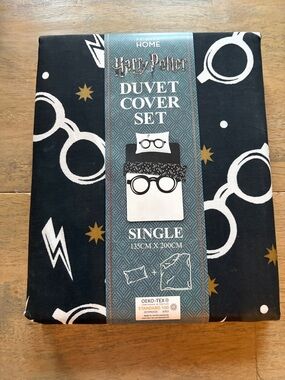 Primark Black Harry Potter Single Duvet Cover with White Glasses and Gold Stars